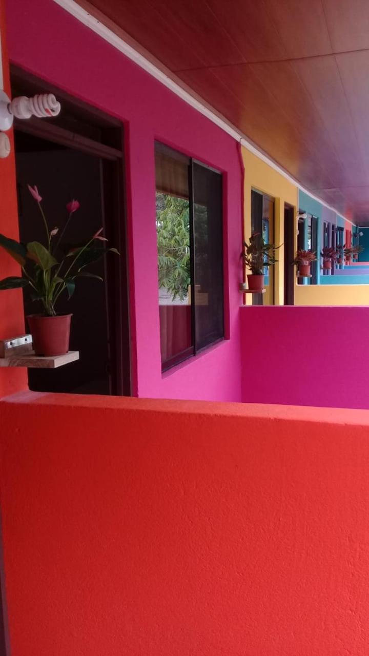 Cabinas Surf Side Cahuita Bagian luar foto