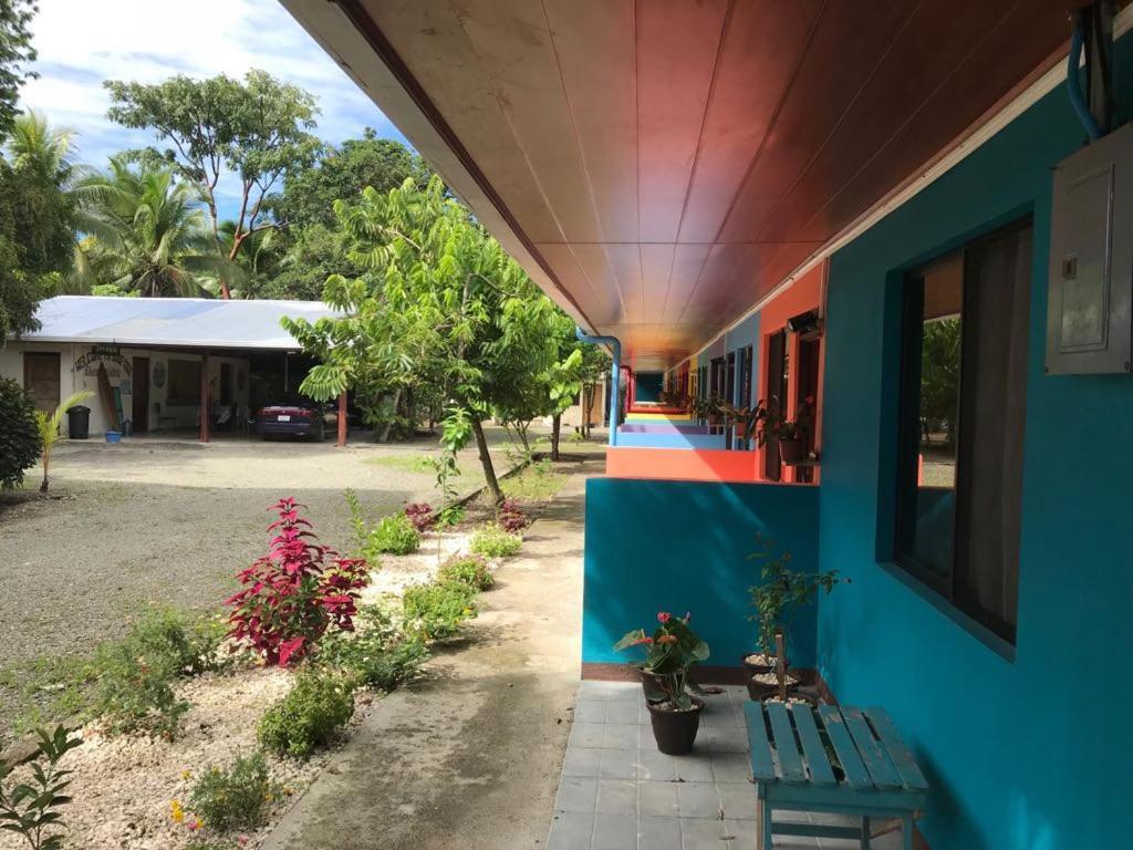 Cabinas Surf Side Cahuita Bagian luar foto